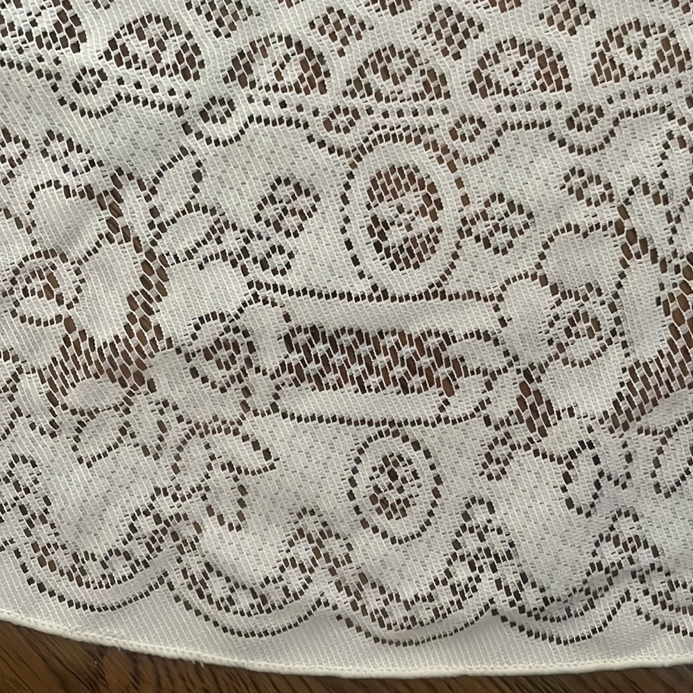 42” diameter lace tablecloth round creamy white - Picture 3 of 7